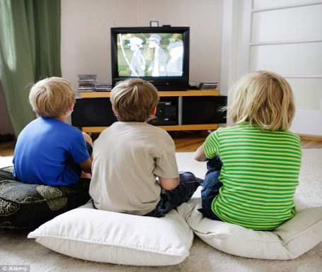 هل طفلك مدمن التلفزيون؟